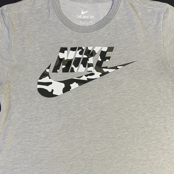 Nike Men’s Camo Logo Graphic T-Shirt – Gray - Picture 1 of 1